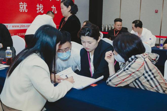 、承诺零增项不愧是19楼开年大展卷疯了！j9九游会网站入口管理费全免、送家具家电